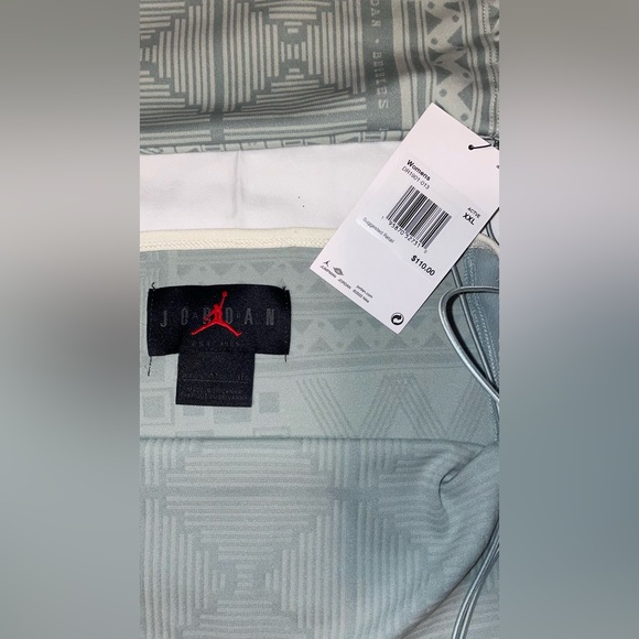 NWT pack JORDAN X BEPHIE'S BEAUTY SUPPLY TANK WITH DETACHABLE SLEEVES - Picture 9 of 13